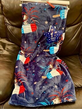 Peanuts Snoopy Patriotic Throw - Patriotic PEANUTS Throw